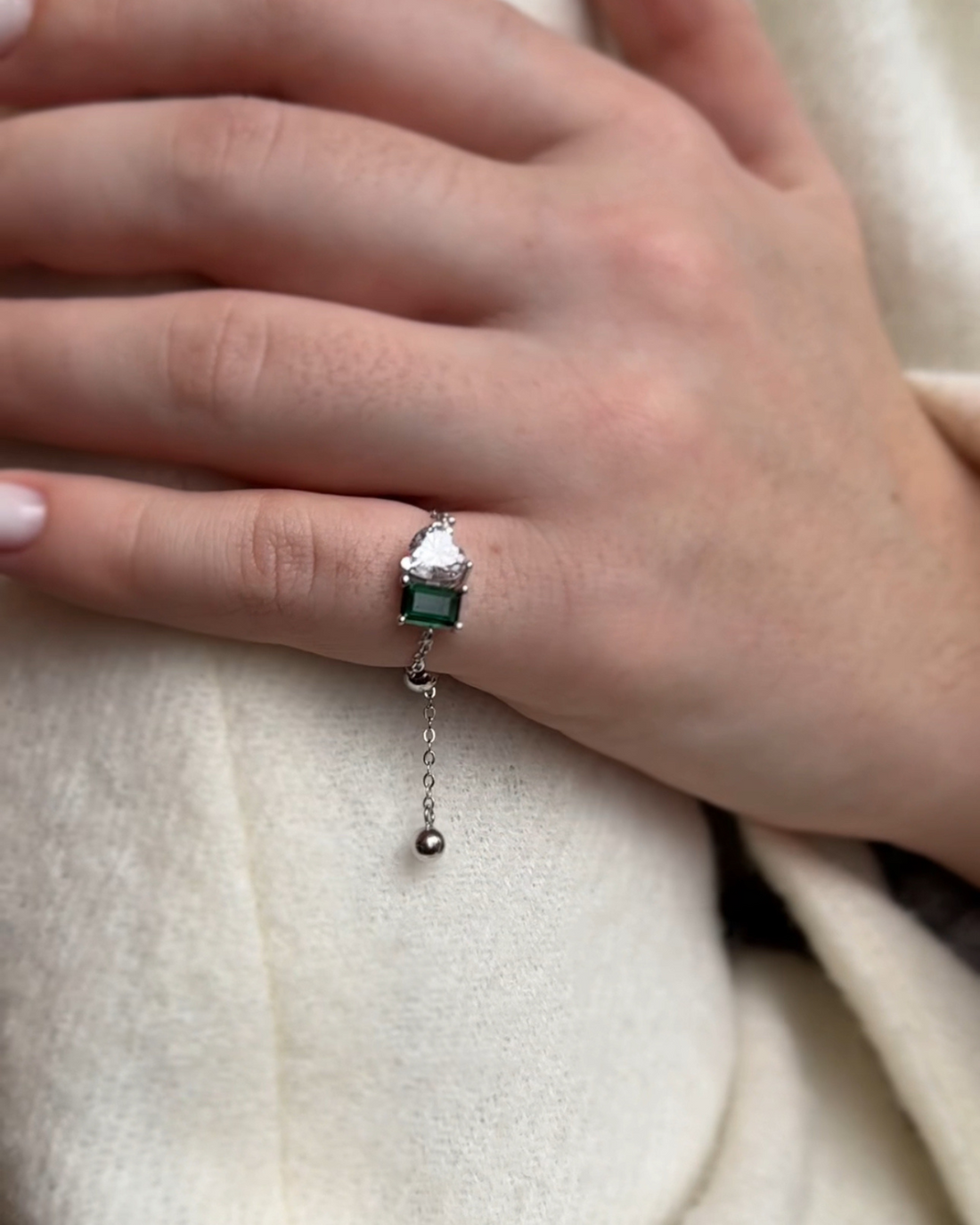 Heart & Emerald Spark Chain Ring